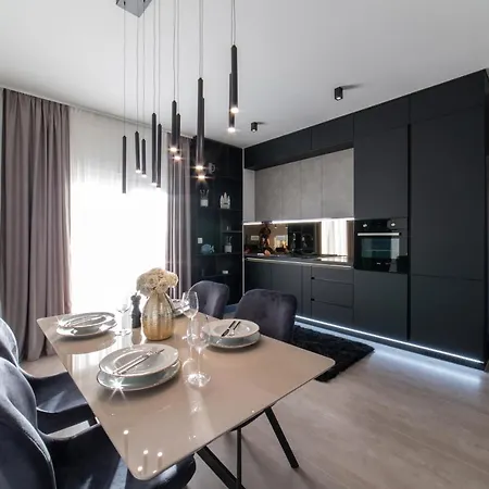 Vagabundo Beachfront 1 - Luxury - Sea Views - Free Parking * Trogir