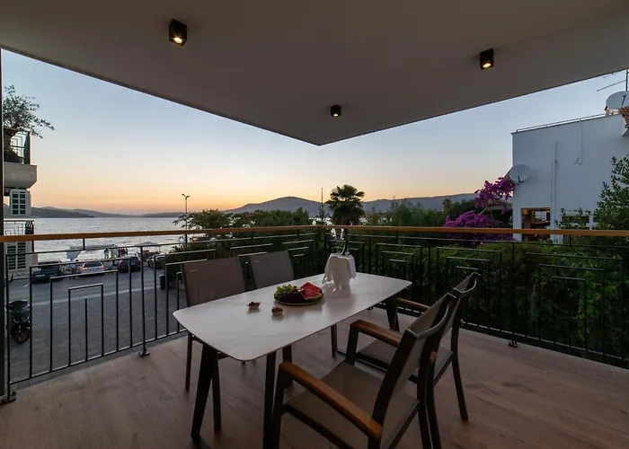 Lejlighed Vagabundo Beachfront Apartment 1 - Luxury - Sea Views - Free Parking