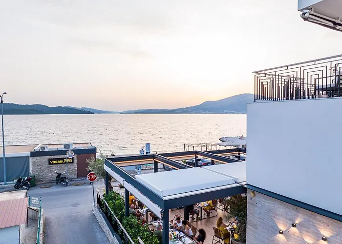 Appartement Vagabundo Beachfront Apartment 1 - Luxury - Sea Views - Free Parking Trogir