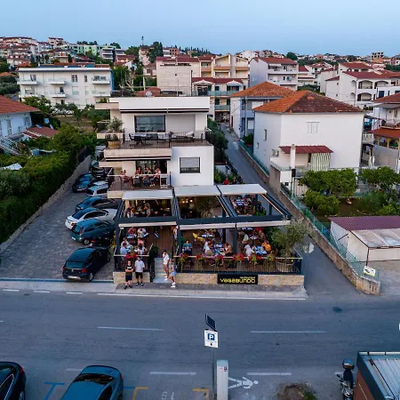 Apartment Vagabundo Beachfront 1 - Luxury - Sea Views - Free Parking Trogir