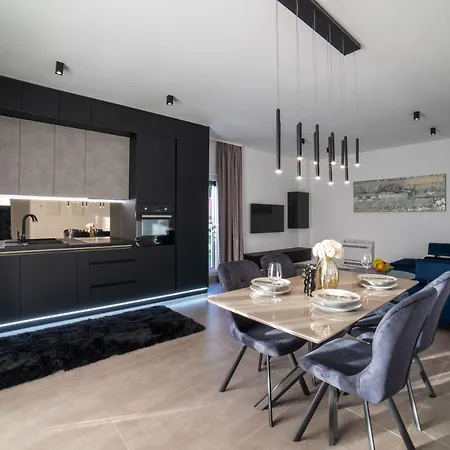 Vagabundo Beachfront Apartment 1 - Luxury - Sea Views - Free Parking 公寓 *